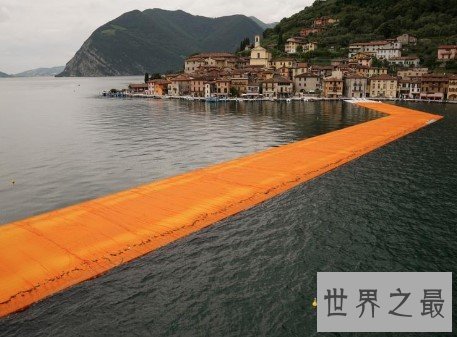 世界上最大的海上浮动码头,规模相当于巴黎的埃菲尔铁塔