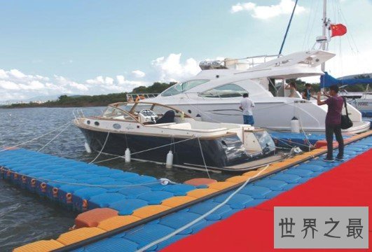 世界上最大的海上浮动码头,规模相当于巴黎的埃菲尔铁塔
