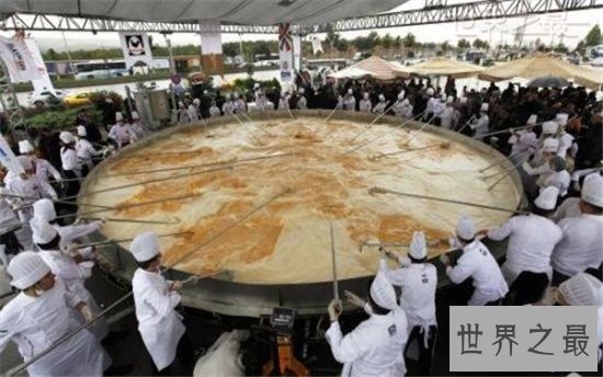 世界上最大的煎蛋,蛋之大一锅顿不下!