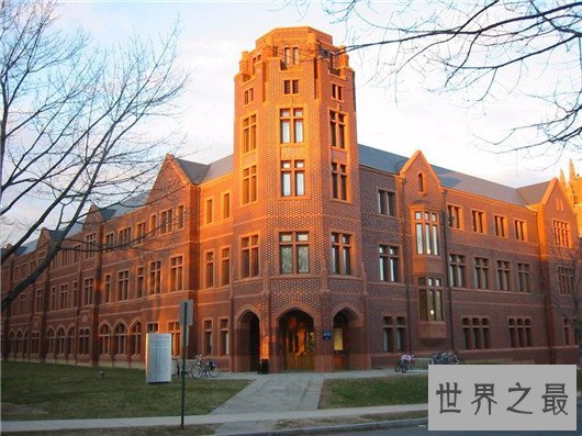 亚洲最大宿舍楼,女生占多数,自给自足大半个月不用出门