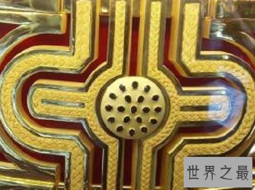 世界最大金戒指,可以容纳3个人