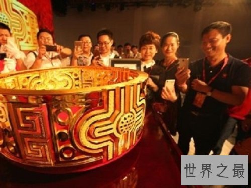 世界最大金戒指,可以容纳3个人