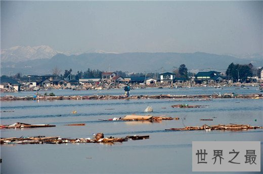 历史上最恐怖的十大的海啸,9.2级地震引发强海啸(近30万人丧生)