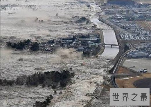 历史上最恐怖的十大的海啸,9.2级地震引发强海啸(近30万人丧生)