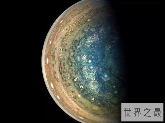 太阳系最大的行星木星,体积是地球体积的1321倍