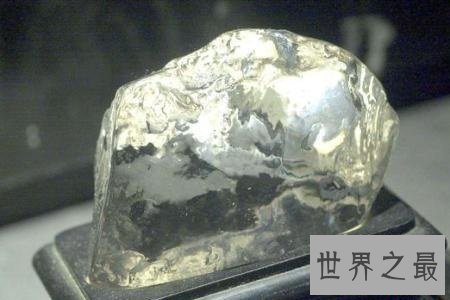 世界上最大的钻石“非洲之星”为何会在英国国王的皇冠上?