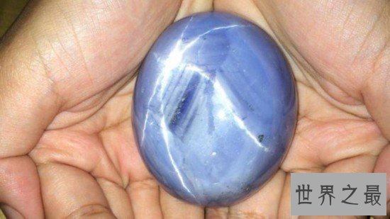 世界上最大的蓝宝石,亚当之星(重达1405克拉)