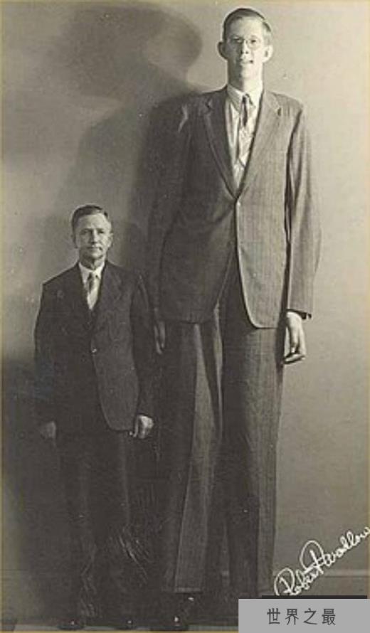 罗伯特·潘兴·瓦德罗 (身高：2.72米)