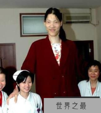 世界上最高的女人：曾金莲，身高2.48米(已去世)