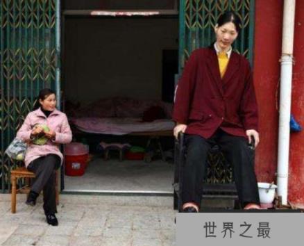 世界上最高的女人：曾金莲，身高2.48米(已去世)