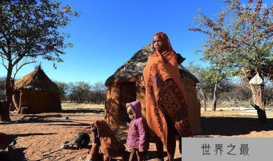 揭秘“500年前”非洲红泥部落：女人一生不洗澡红泥巴涂满全身