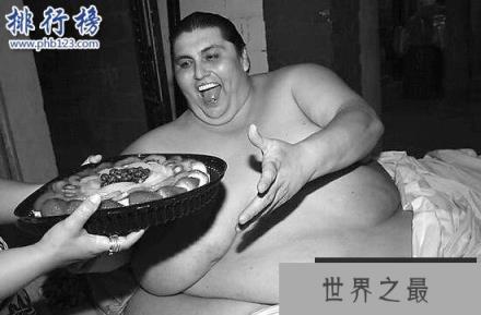 世界上最胖的男人：曼努埃尔·乌里韦(体重1120斤还找到了老婆)