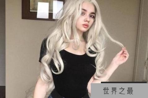 世界上最纤细的腰 长达三年穿紧身衣 (腰围45厘米) 世界上最纤细的腰 长达三年穿紧身衣 (腰围45厘米)