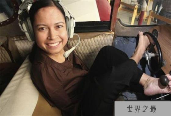 世界最坚强女超人 无双臂女性获得飞行执照(Jessica Cox)