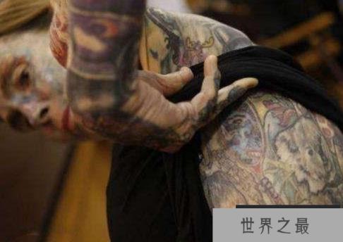 世界上纹身最多的女人 全身95%的皮肤做了纹身(身患皮肤病) 世界上纹身最多的女人 全身95%的皮肤做了纹身(身患皮肤病)