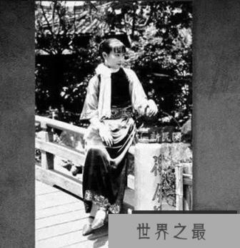 潘素的传奇一生,13岁被卖入妓院(21岁成为青楼头牌)