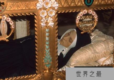 法国天主教圣女贝尔纳黛特，去世138年尸体不腐
