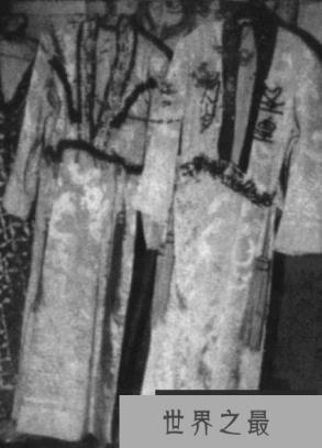 民间土皇帝石顶武，自称大中华佛国皇帝建部队