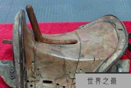 古代三角木马刑罚，残忍针对女子骑在最尖部位
