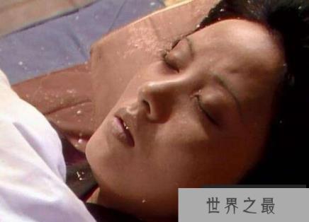 红楼梦王熙凤结局，狱中死后只有一席草席裹身