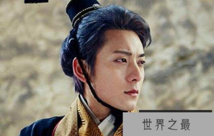 王莽篡汉建立新朝，王莽改制太超前被质疑是穿越者