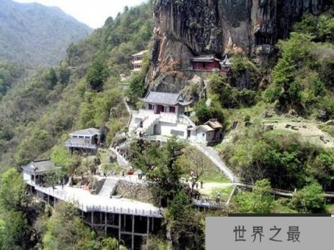 刘宗敏想投降，为何李自成带他去山庙后就不投降了？