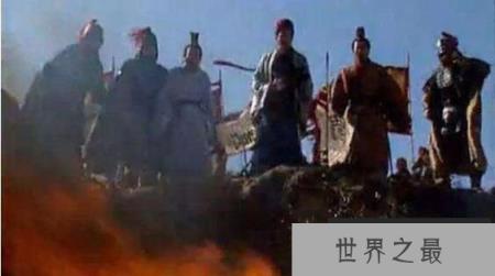 诸葛亮火烧博望坡的故事，出隆中一战成名