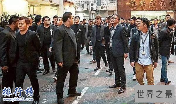 香港黑帮四大家族，统治香港地上地下所有产业(港星只是他们的玩物)