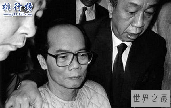 香港黑帮四大家族，统治香港地上地下所有产业(港星只是他们的玩物)