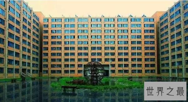 亚洲最大宿舍楼:虹远楼(全是女生,可3个月不出门)