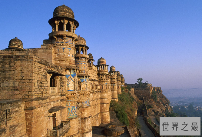 世界十大经济强国 中国全球第二，加拿大仅列第十