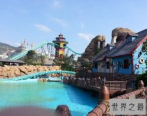 世界上最大的水族馆，珠海长隆海洋王国（相当于15个游泳场）