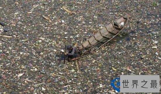 世界上最脏的河流 印尼芝塔龙河(捡垃圾的收入比捕鱼更高)