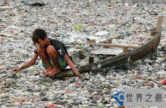 世界上最脏的河流 印尼芝塔龙河(捡垃圾的收入比捕鱼更高)