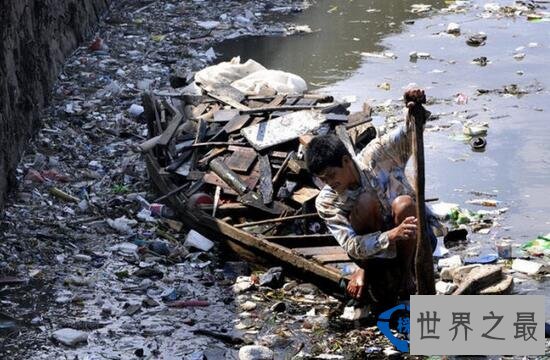 世界上最脏的河流 印尼芝塔龙河(捡垃圾的收入比捕鱼更高)