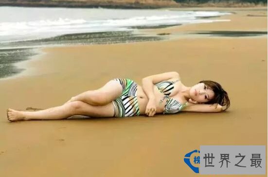 裸晒沙滩：世界上最盛产美女的沙滩海岸