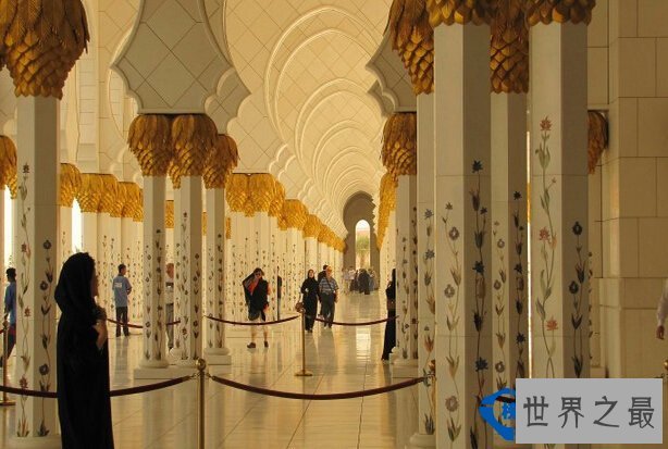 全球最奢侈的清真寺：水晶灯价值6000万