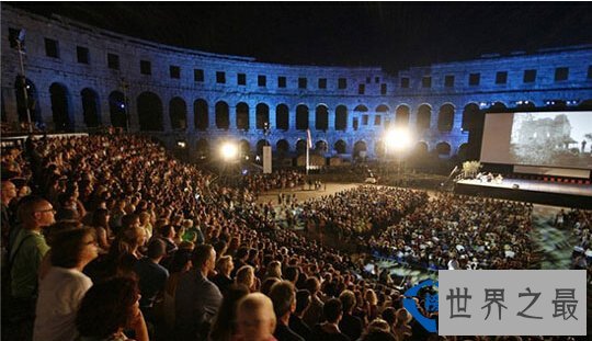 情侣约会的最佳场地  全球最唯美十大露天电影院