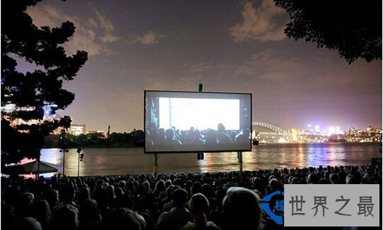 情侣约会的最佳场地  全球最唯美十大露天电影院