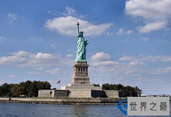 美国：美国的小学到高中教育免费，大学教育经费主要由政府负担，学生只负担一小部分。