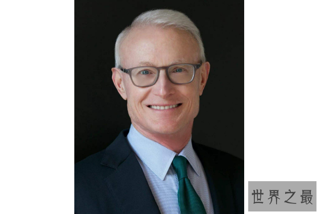 世界十大销售大师 23岁成为亿万富翁，29岁拥有私人飞机