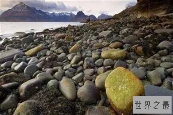 世界十大邪物 中空之物不要碰，日本传统人偶看着就很诡异