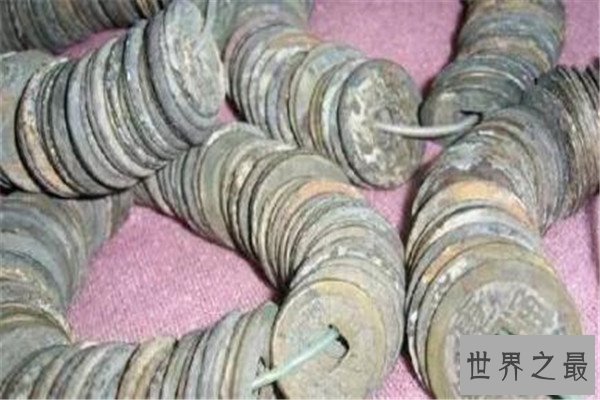 世界十大邪物 中空之物不要碰，日本传统人偶看着就很诡异