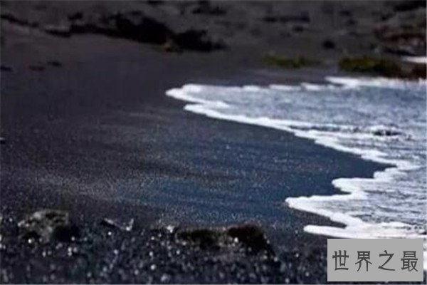 世界十大邪物 中空之物不要碰，日本传统人偶看着就很诡异