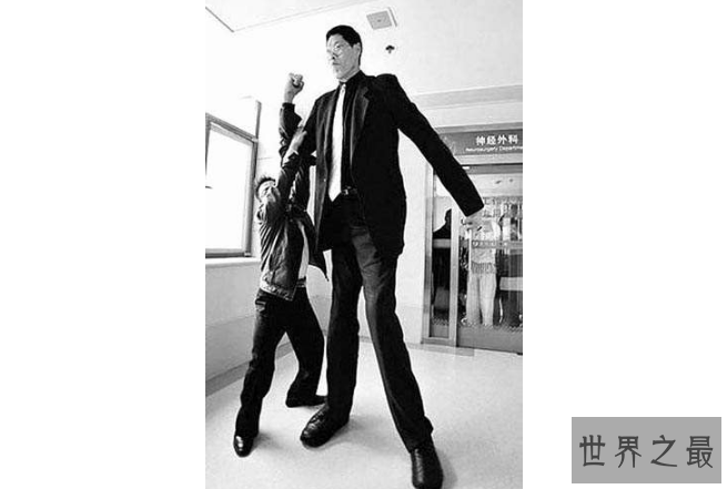 世界最十大最高的人 清朝商人詹世钗排第一，身高3.19米