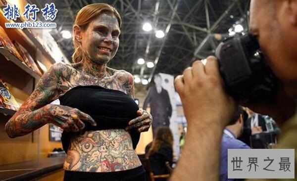 朱莉亚·吉娜斯,全身95%皮肤被纹身覆盖(真正的五花肉)