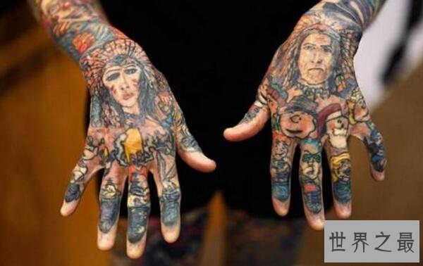 朱莉亚·吉娜斯,全身95%皮肤被纹身覆盖(真正的五花肉)