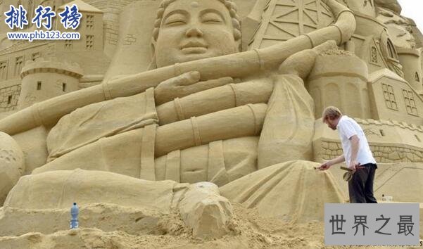 世界上最高的沙堡:16.68米,由3500吨沙子打造