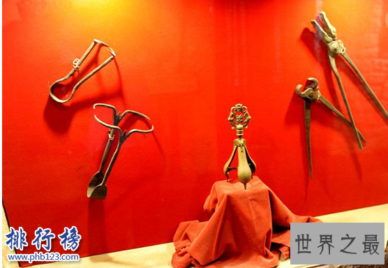 西方对付女人的十大酷刑：每个都惨不忍睹！