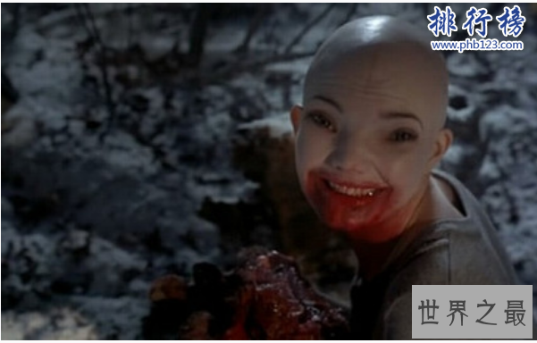 世界十大最恐怖的笑容:第十个在棺材旁边笑着合影